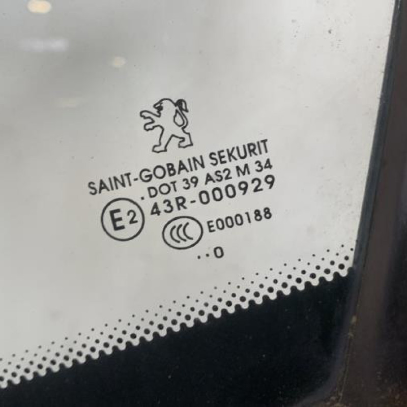 Custode avant gauche (porte) PEUGEOT 308 1 Photo n°5