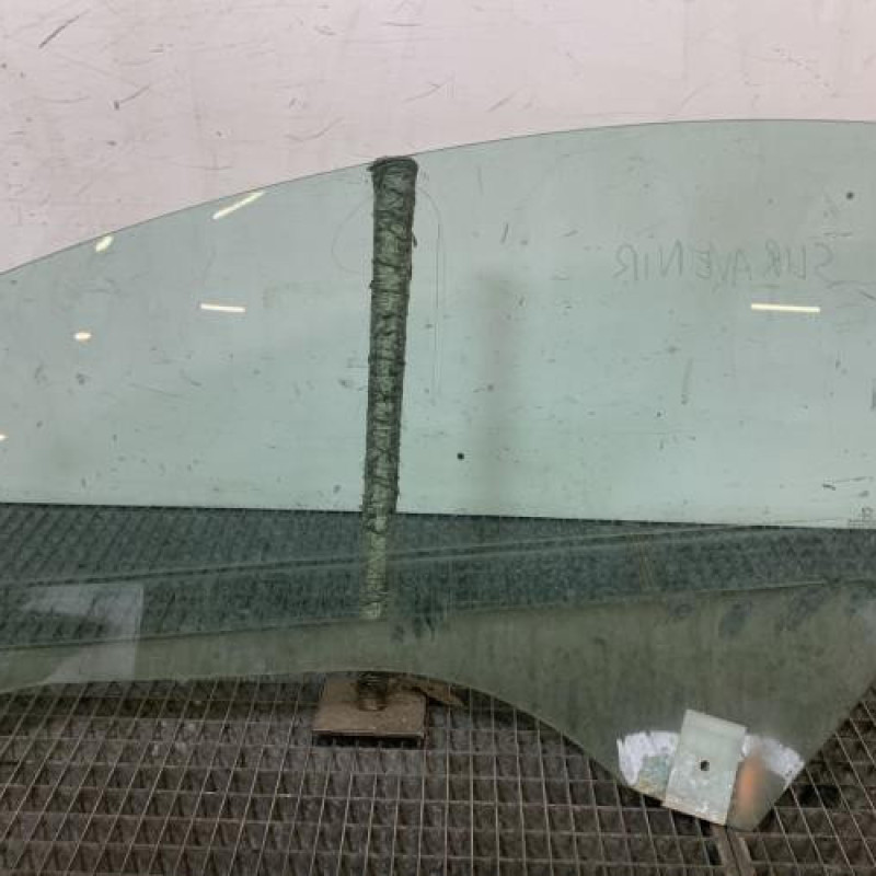 Vitre avant droit PEUGEOT 308 1 Photo n°4