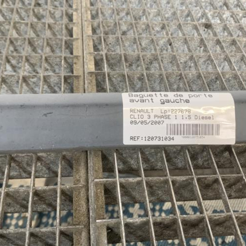 Baguette de porte avant gauche RENAULT CLIO 3 Photo n°5
