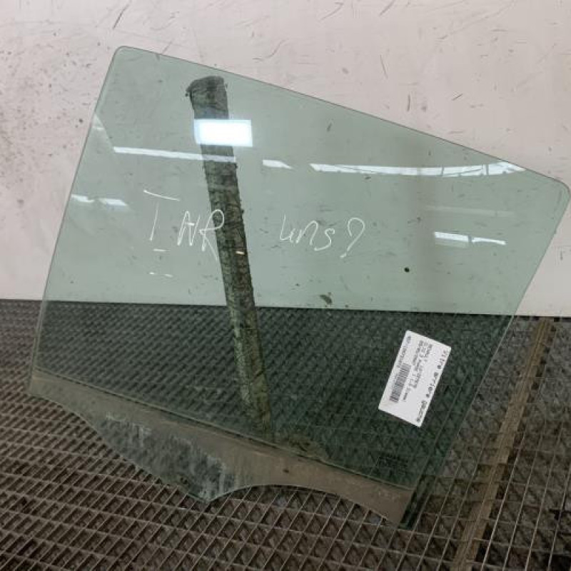 Vitre arriere gauche RENAULT CLIO 3 Photo n°3