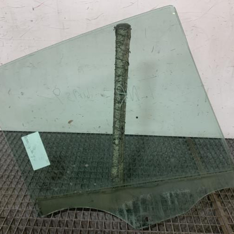 Vitre arriere gauche RENAULT CLIO 3 Photo n°4