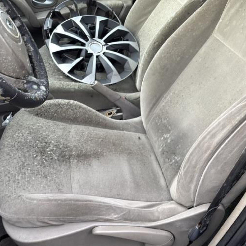 Vitre arriere gauche RENAULT CLIO 3 Photo n°16