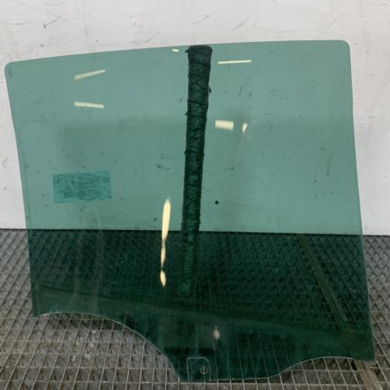 Vitre arriere gauche RENAULT CLIO 3 Photo n°4