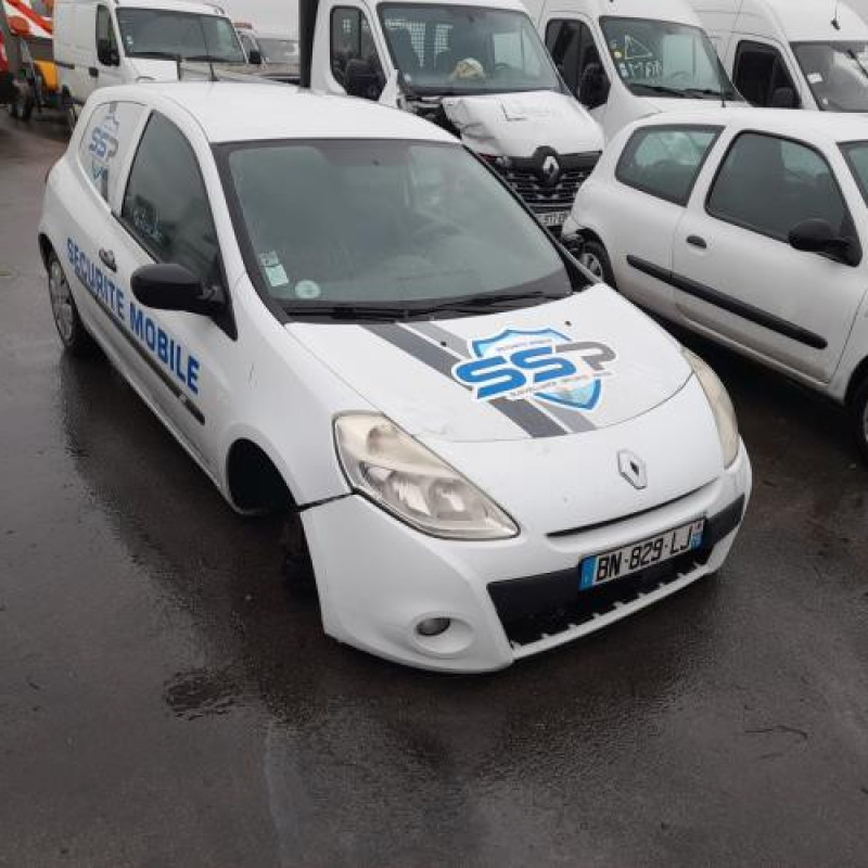 Aile avant gauche RENAULT CLIO 3 Photo n°9