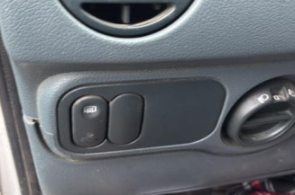 Poignee porte avant gauche RENAULT KANGOO 1