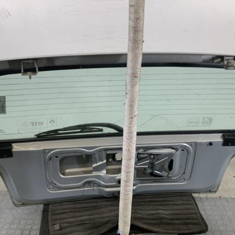 Malle/Hayon arriere RENAULT TWINGO 1 Photo n°4