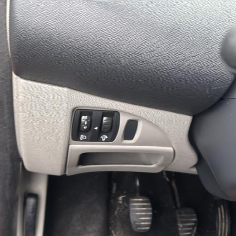 Pretensionneur de ceinture avant droit RENAULT TWINGO 2 Photo n°15