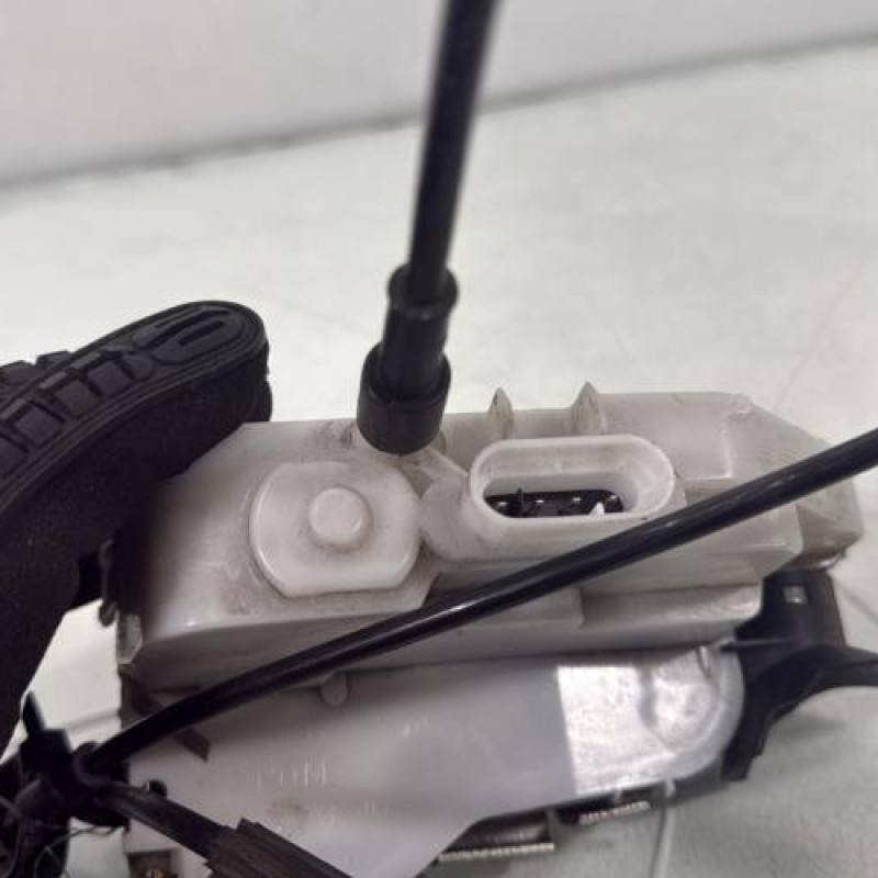 Serrure avant gauche RENAULT TWINGO 2 Photo n°4