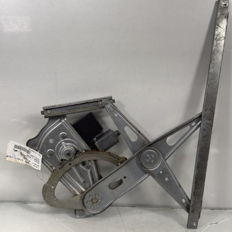 Leve vitre electrique avant droit RENAULT MEGANE 3 Photo n°1