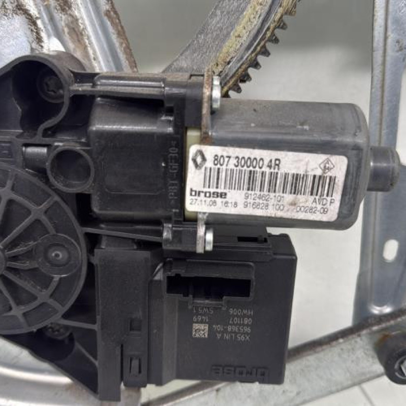 Leve vitre electrique avant droit RENAULT MEGANE 3 Photo n°4
