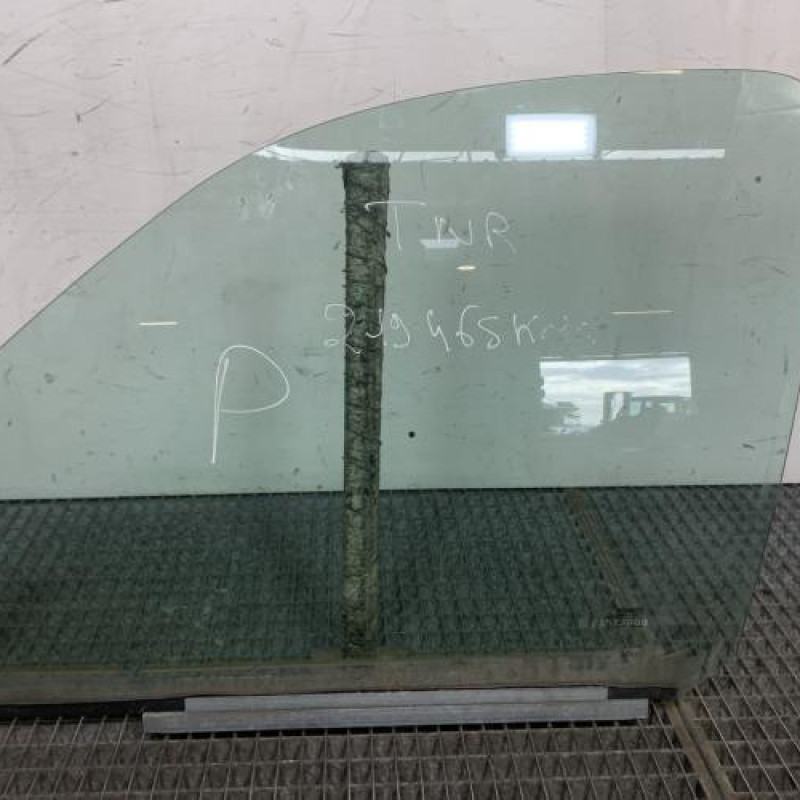 Vitre avant gauche RENAULT KANGOO 1 Photo n°1