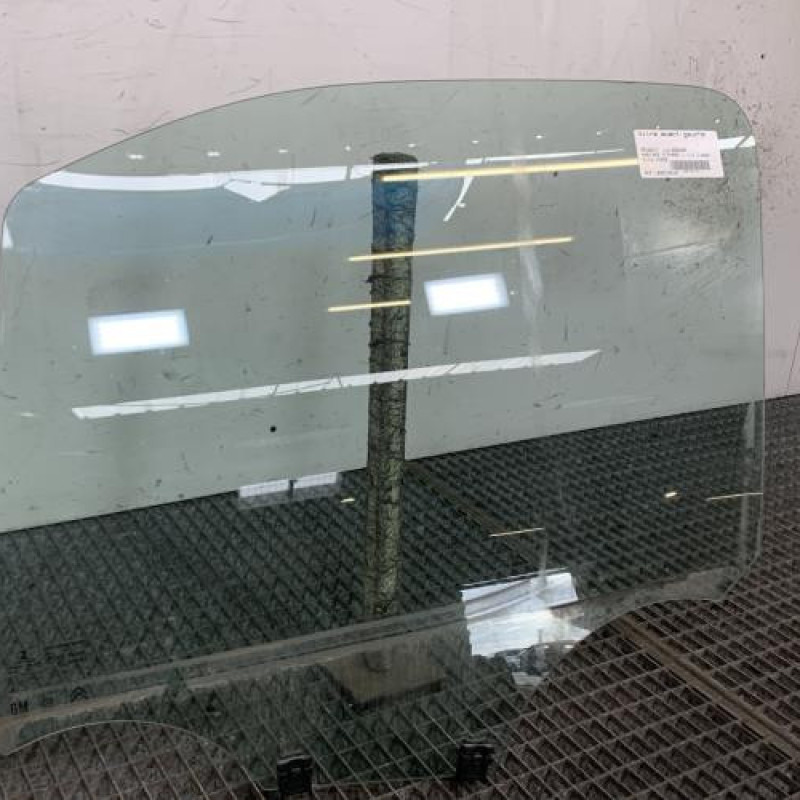 Vitre avant gauche PEUGEOT PARTNER 3 Photo n°2