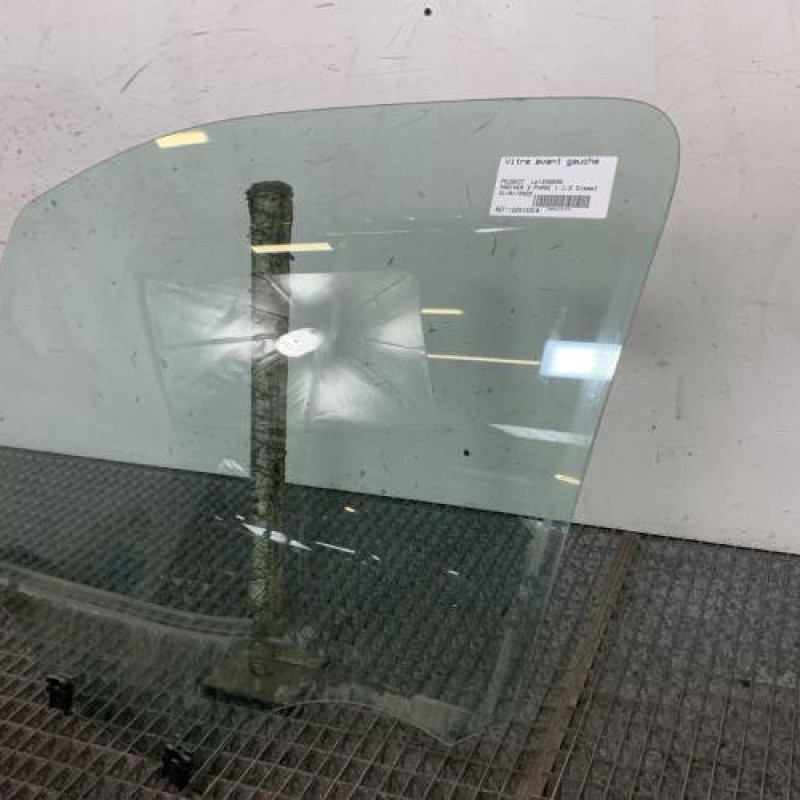 Vitre avant gauche PEUGEOT PARTNER 3 Photo n°3