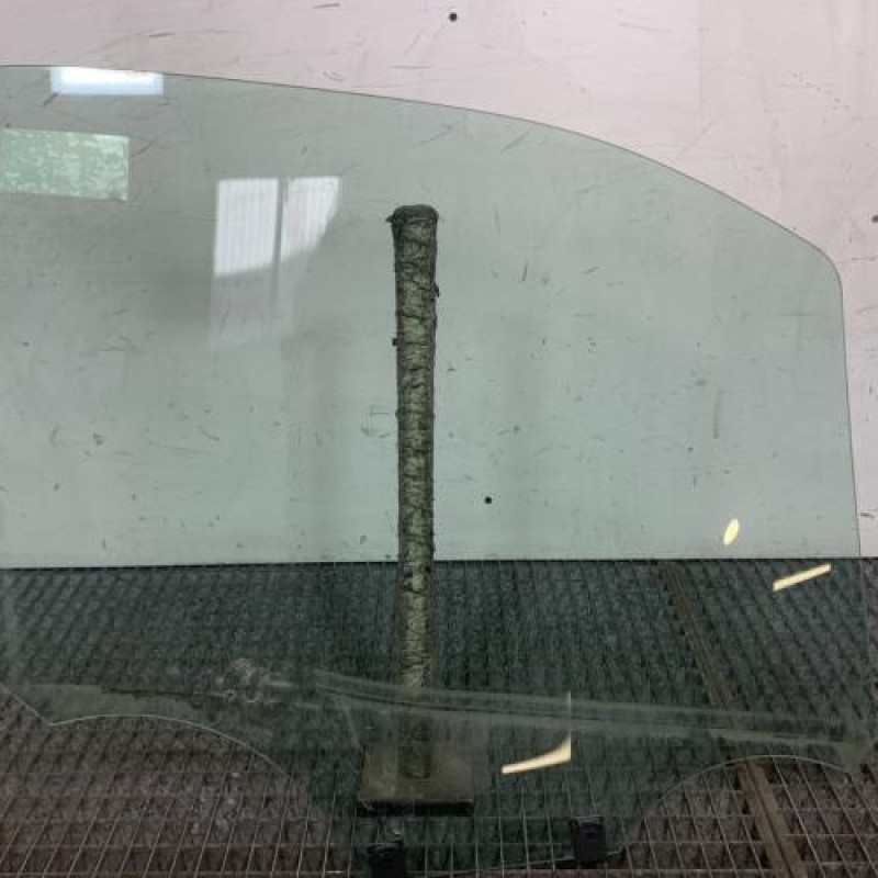 Vitre avant gauche PEUGEOT PARTNER 3 Photo n°4