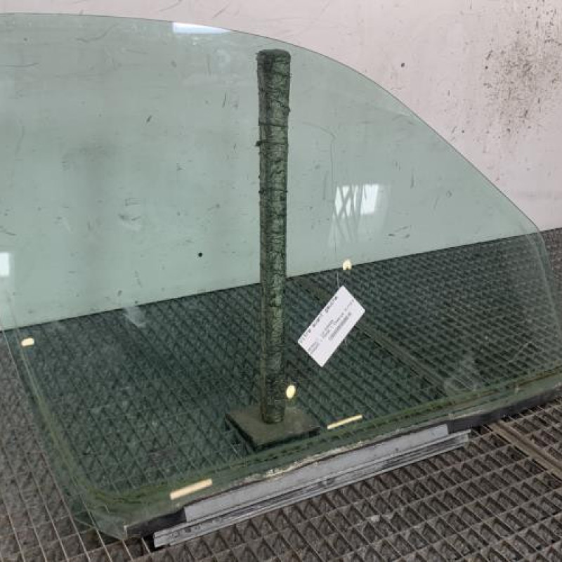 Vitre avant gauche RENAULT KANGOO 1 Photo n°2