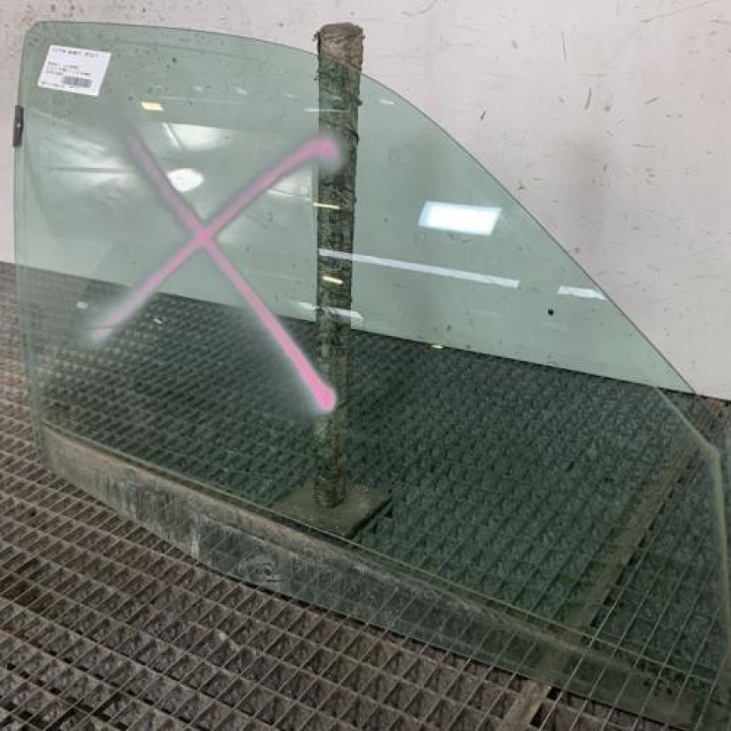 Vitre avant droit RENAULT CLIO 2 Photo n°3