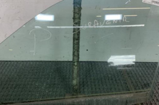 Vitre avant gauche RENAULT CLIO 2 Photo n°1