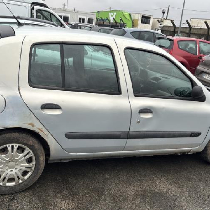 Vitre avant gauche RENAULT CLIO 2 Photo n°10