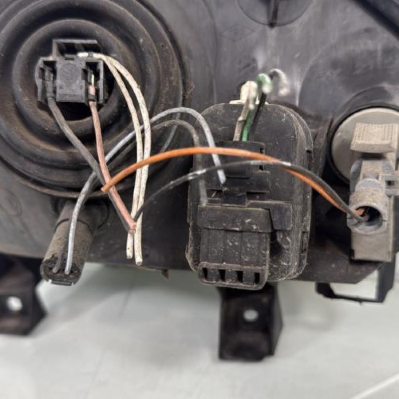 Optique avant principal droit (feux)(phare) RENAULT CLIO 2 Photo n°3