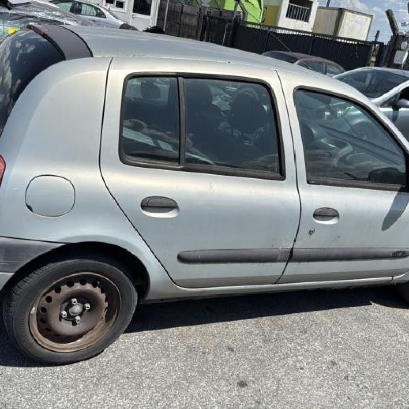 Capot RENAULT CLIO 2 Photo n°15