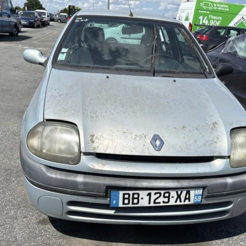 Capot RENAULT CLIO 2 Photo n°16