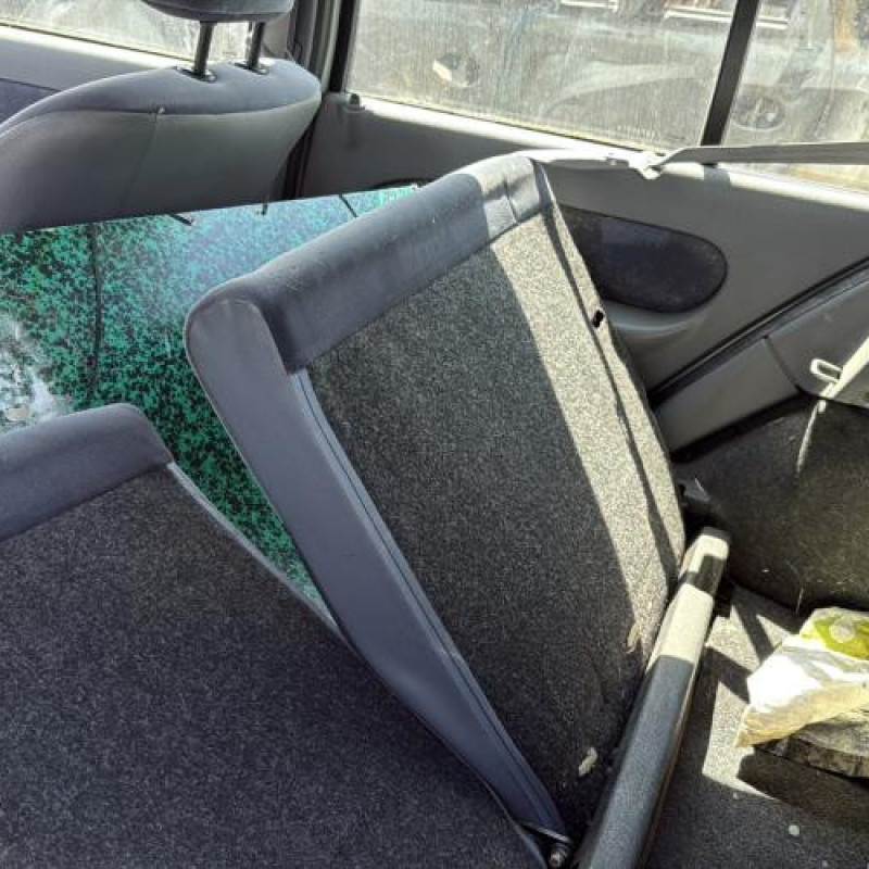 Capot RENAULT CLIO 2 Photo n°19