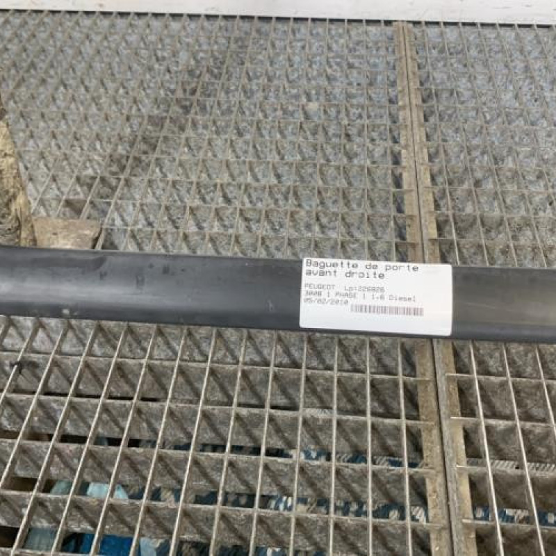 Baguette de porte avant droite PEUGEOT 3008 1 Photo n°3