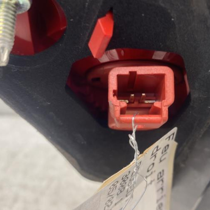 Feu arriere secondaire droit (feux) PEUGEOT 3008 1 Photo n°3