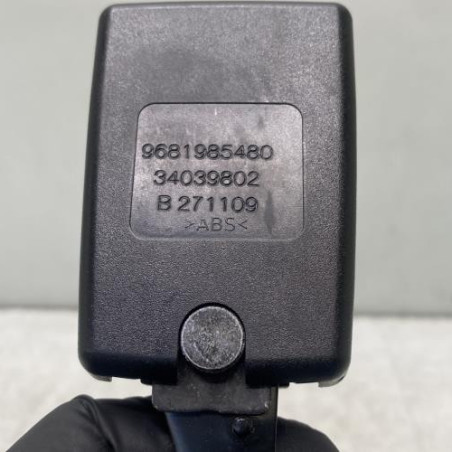 Attache ceinture arriere gauche PEUGEOT 3008 1