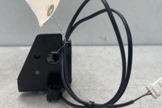 Attache ceinture arriere gauche PEUGEOT 3008 1