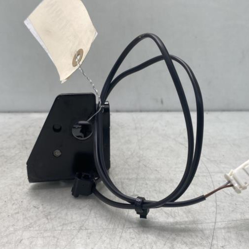 Attache ceinture arriere gauche PEUGEOT 3008 1 Photo n°3