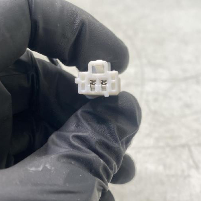 Attache ceinture arriere gauche PEUGEOT 3008 1 Photo n°4