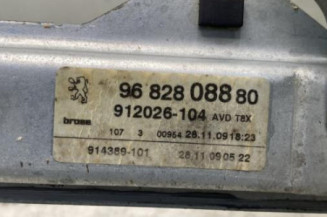 Leve vitre electrique avant droit PEUGEOT 3008 1