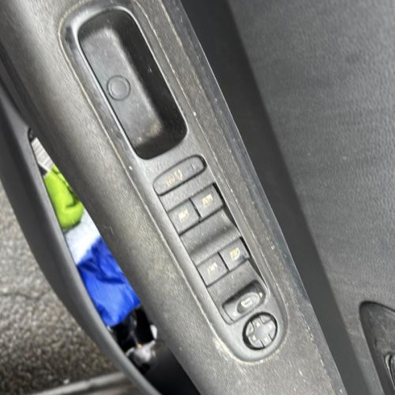 Leve vitre electrique avant droit PEUGEOT 3008 1 Photo n°18