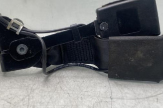 Attache ceinture arriere droit PEUGEOT 3008 1