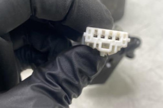 Attache ceinture arriere droit PEUGEOT 3008 1