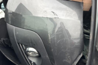 Attache ceinture arriere droit PEUGEOT 3008 1