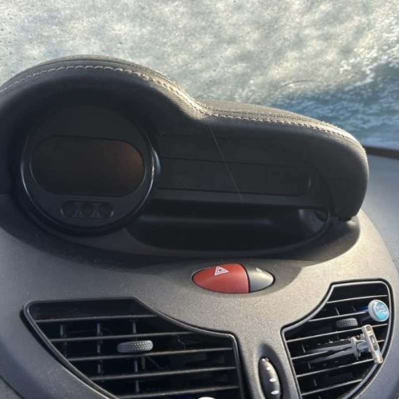 Capot RENAULT TWINGO 2 Photo n°20