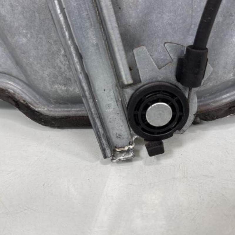 Leve vitre electrique avant droit VOLKSWAGEN GOLF 4 Photo n°4