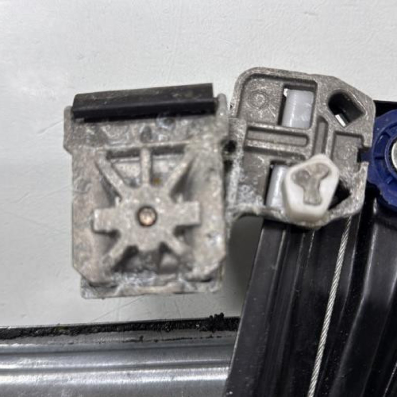 Leve vitre electrique avant gauche VOLKSWAGEN GOLF 4 Photo n°7