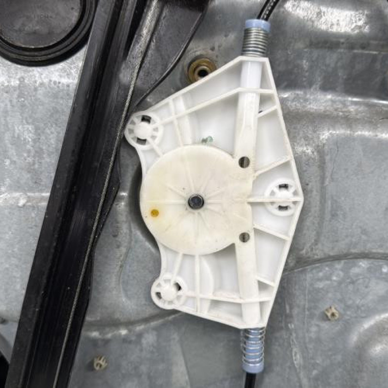 Leve vitre electrique avant gauche VOLKSWAGEN GOLF 4 Photo n°8