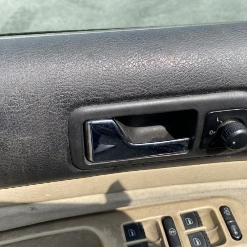 Leve vitre electrique avant gauche VOLKSWAGEN GOLF 4 Photo n°19