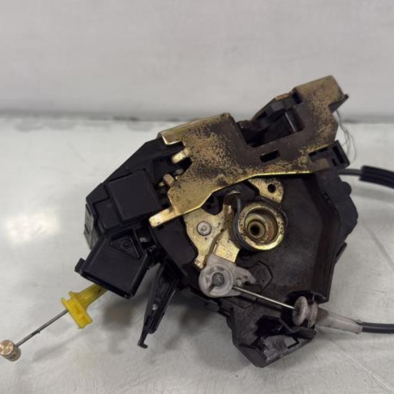 Serrure avant gauche FORD FOCUS 1 Photo n°2