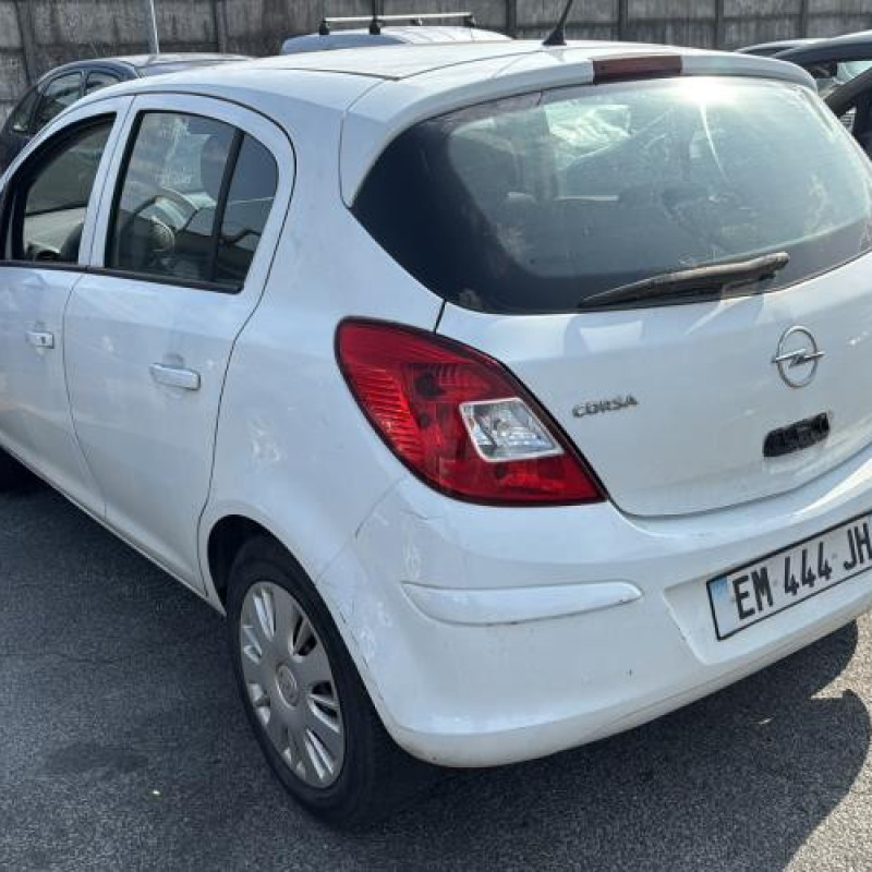 Vase de lave glace OPEL CORSA D Photo n°8