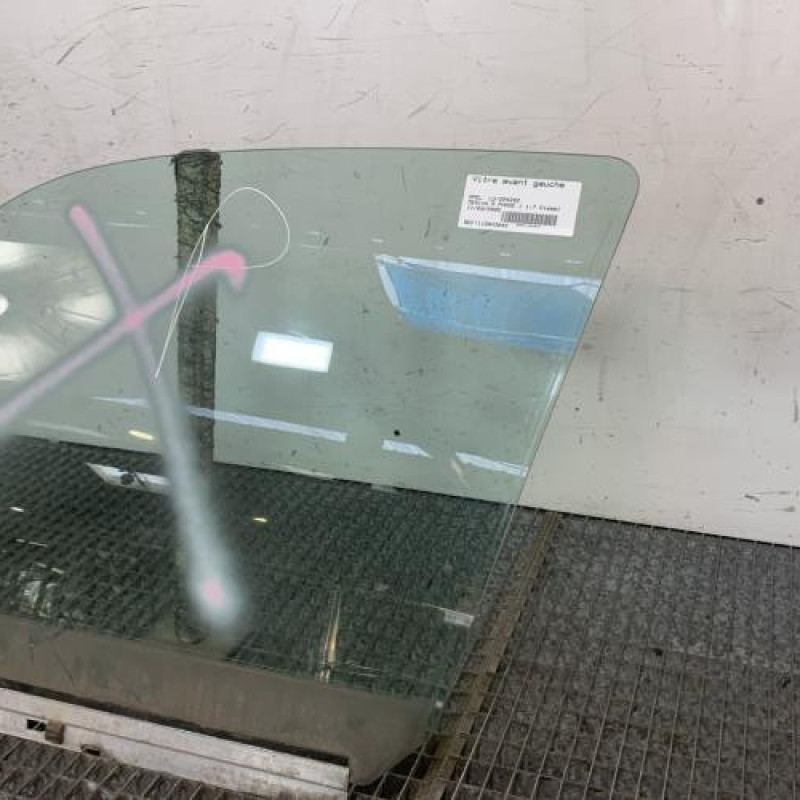 Vitre avant gauche OPEL MERIVA A Photo n°3