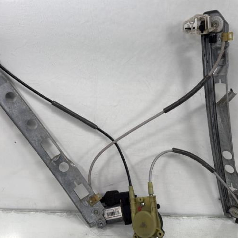 Leve vitre electrique avant gauche RENAULT MEGANE 2 Photo n°1