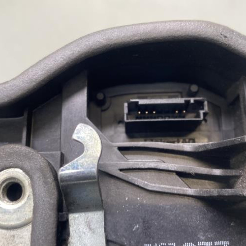 Serrure avant gauche BMW SERIE 1 E87 Photo n°4