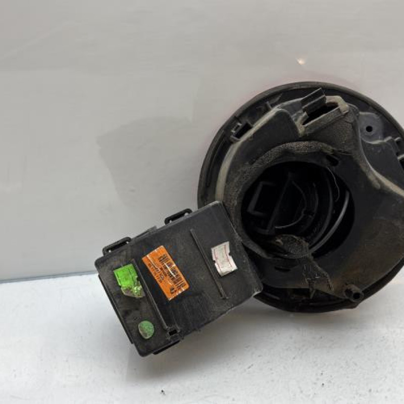 Trappe d'essence RENAULT CLIO 4 Photo n°4