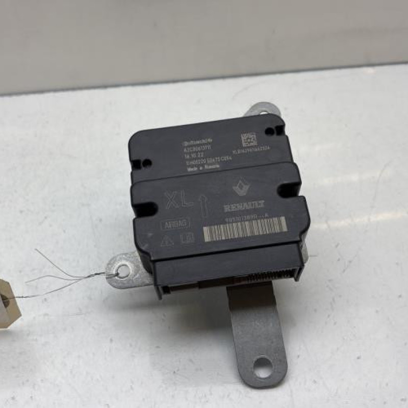 Boitier air bag RENAULT CLIO 4 Photo n°2