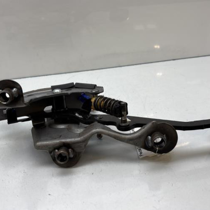 Pedale d'embrayage RENAULT CLIO 4 Photo n°5